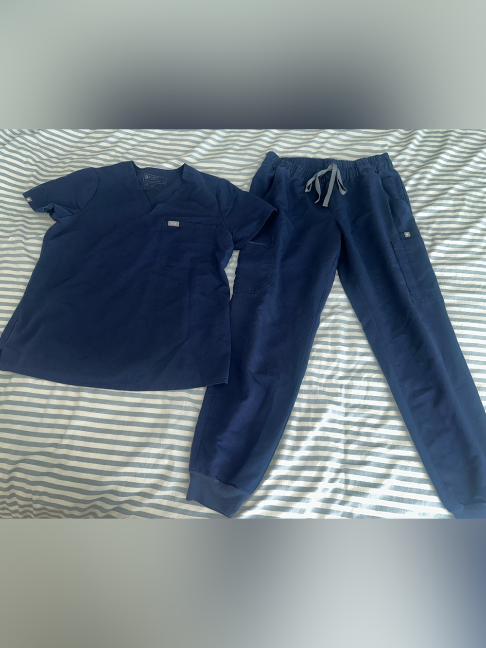 FIGS Women’s Scrub Set in Navy Blue